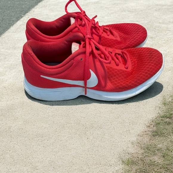 Nike Womens Revolution 4 Shoes Size 8.5 Running Sneakers Coral Pink - Picture 3 of 6